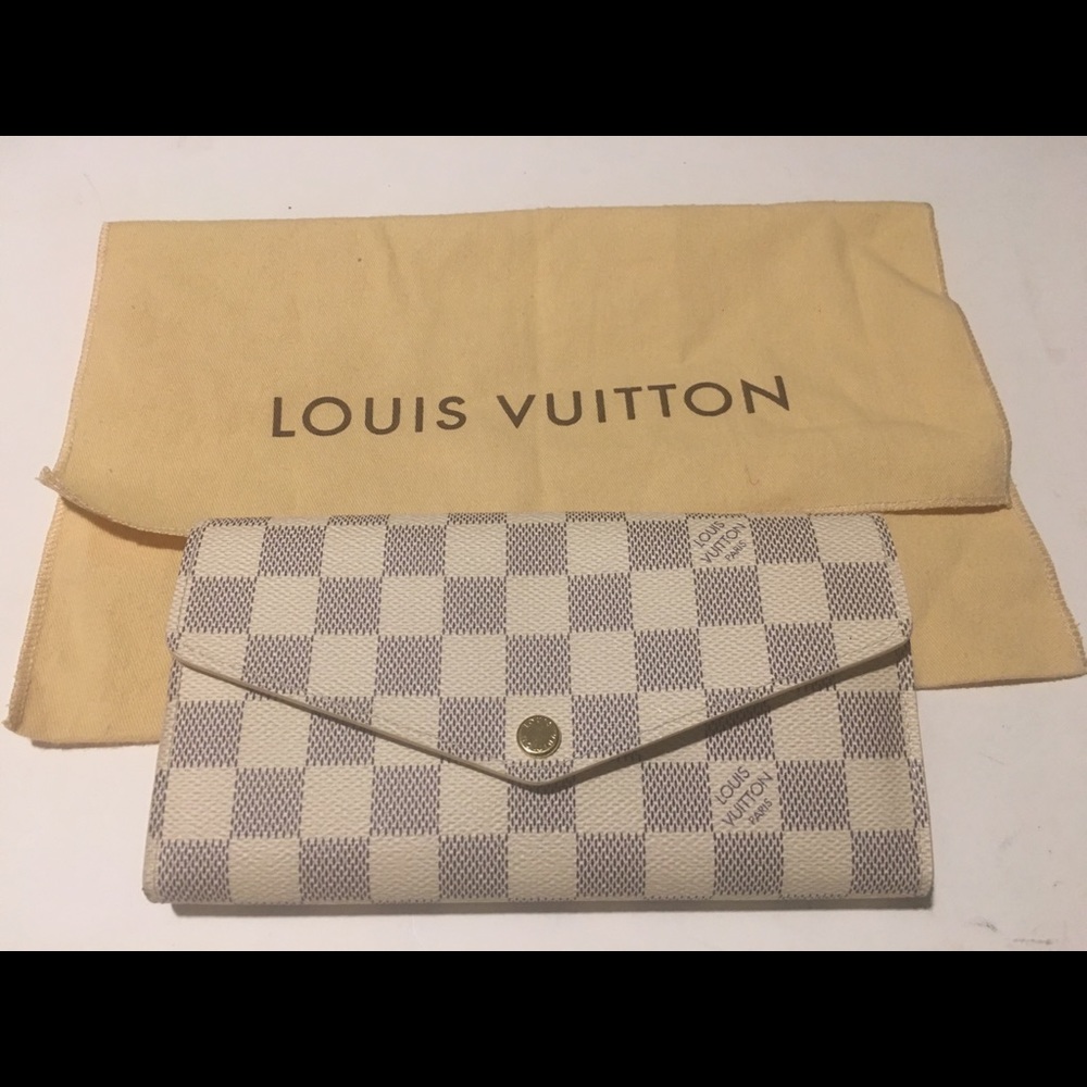 SOLD SOLD !!! Louis Vuitton azure Sarah wallet